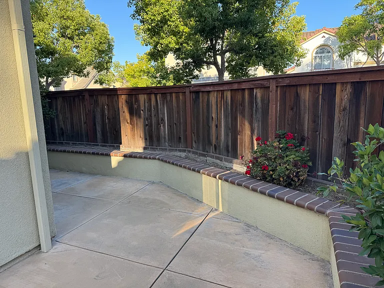 142 Cherrybrook Ln — Photo 24