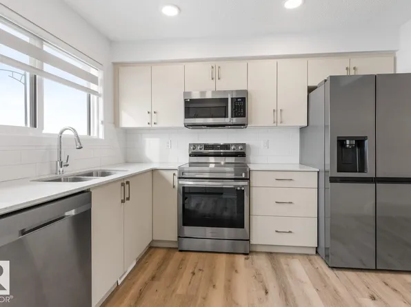 2057 192nd St NW, Edmonton, AB T6M 3A8