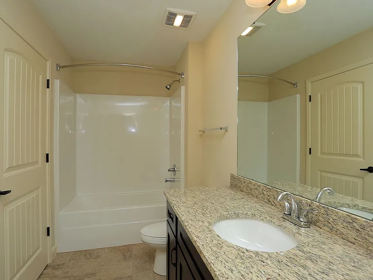 Anderson House Apartments — Photo 8