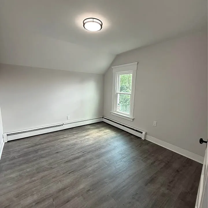 Bedroom 1 (Rear)