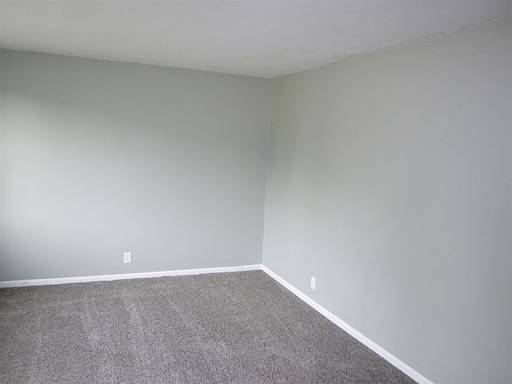 3rd image of 661 Revels Dr