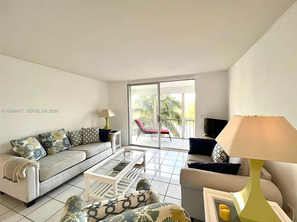 Building Photo - 3030 Marcos Dr #T302
