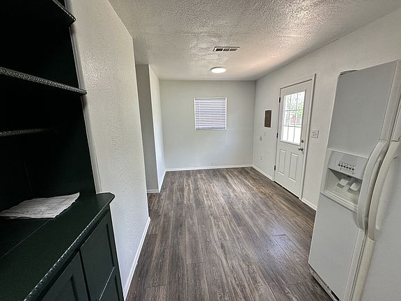 4th image of 2700 Yorkshire Ave