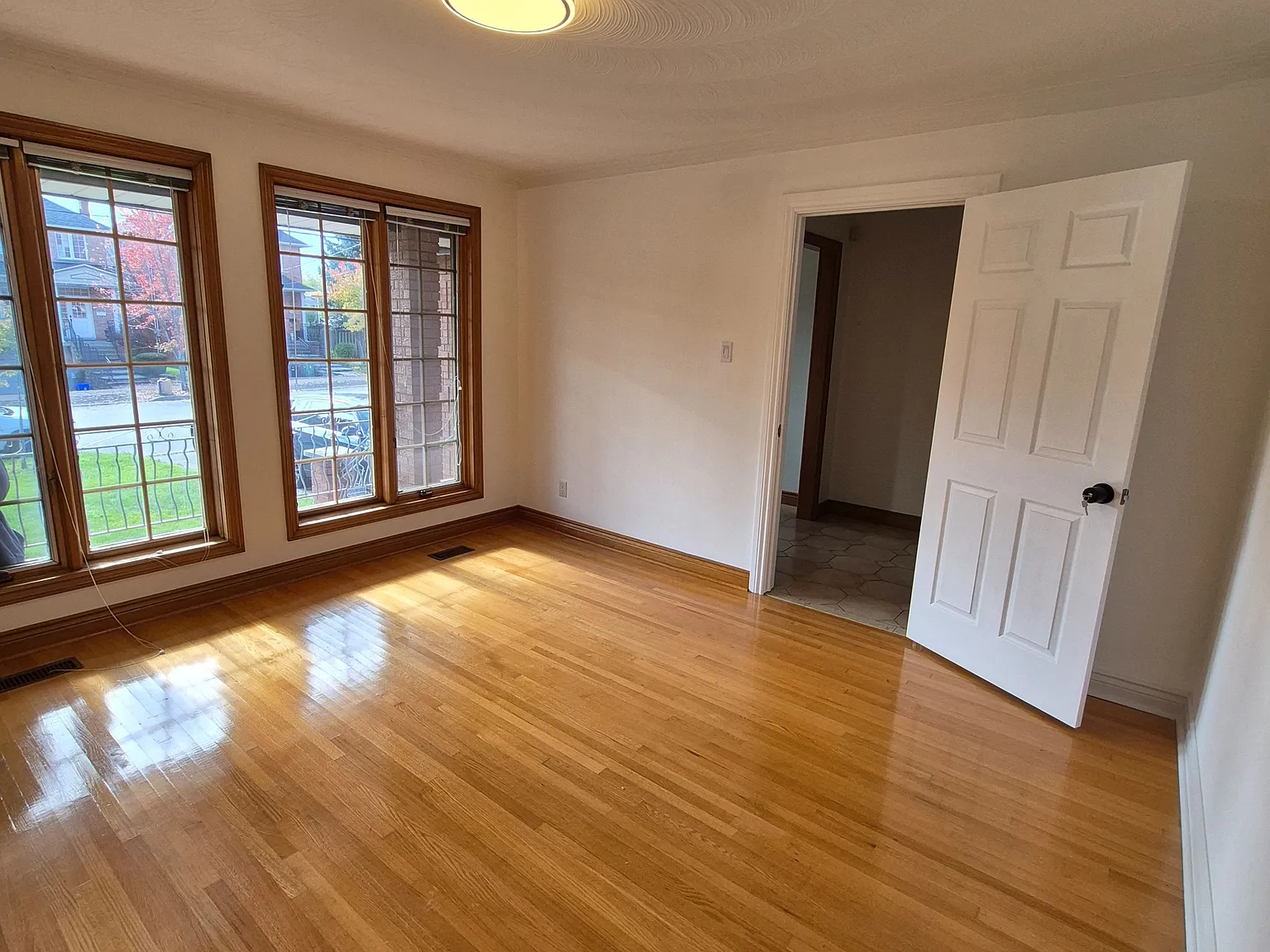 Studio, $900 — Photo 4