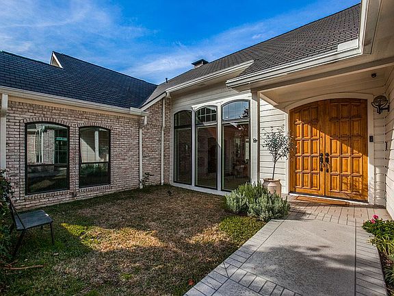 3rd image of 9605 Moss Haven Dr