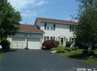 107 Watchtower Ln, Syracuse, NY 13219