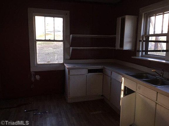 5th image of 110 Short Morgan St