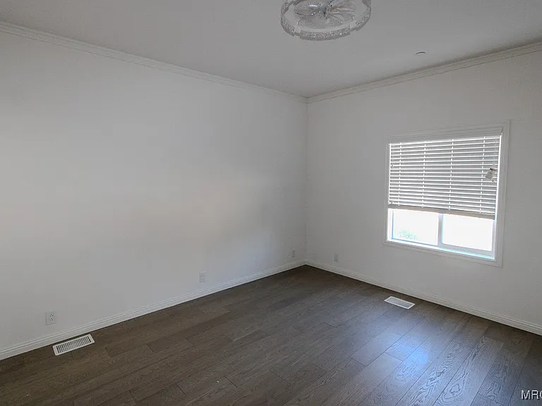 1336 La Crescenta Dr #1 — Photo 11