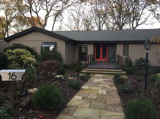 16 Keystone Dr, Atlantic Highlands, NJ 07716