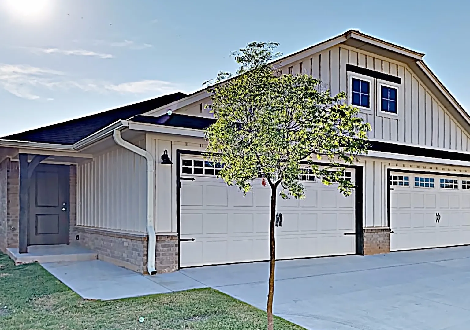 3 Bedroom 2 Bath Duplex Near Tinker AFB! — Photo 1
