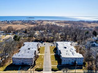 300 Meadowside Rd APT 102, Milford, CT 06460