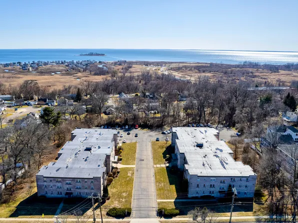 300 Meadowside Road APT 102, Milford, CT 06460