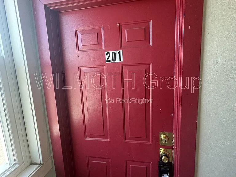 201 E Pike St — Photo 3