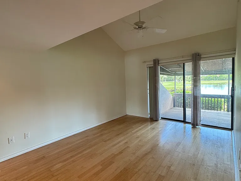 1320 Pelican Creek Xing — Photo 36