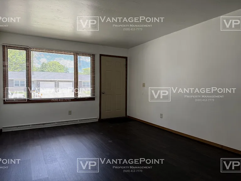 501 Tampa Way — Photo 3