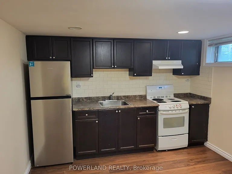 46 Transwell Ave #B — Photo 3