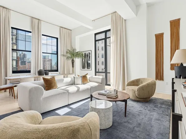 155 Bay Street image 1 of 44