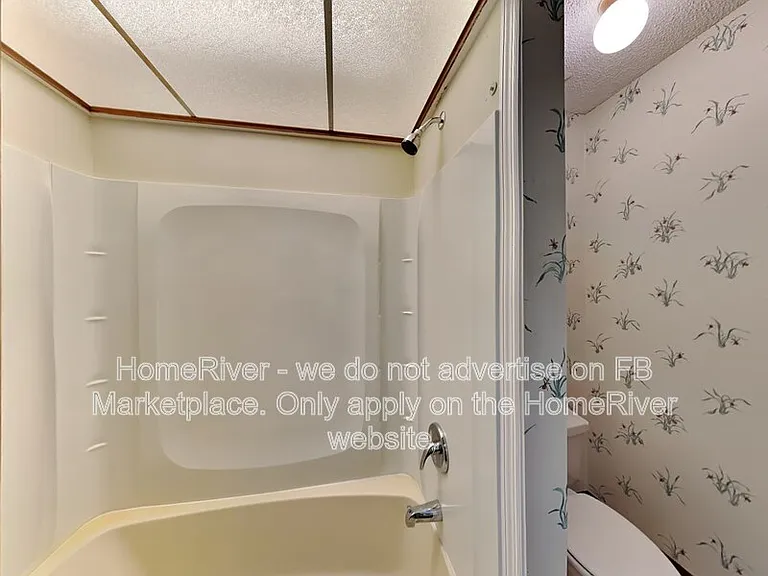 1174 Romaine Cir E — Photo 9
