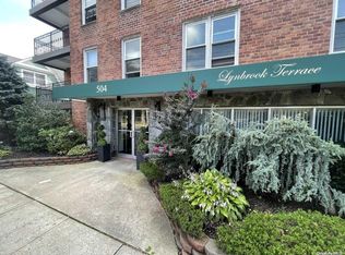 504 Merrick Rd APT 4S, Lynbrook, NY 11563