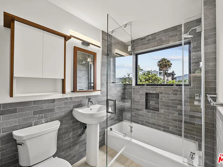 2388 Lyric Ave — Photo 25