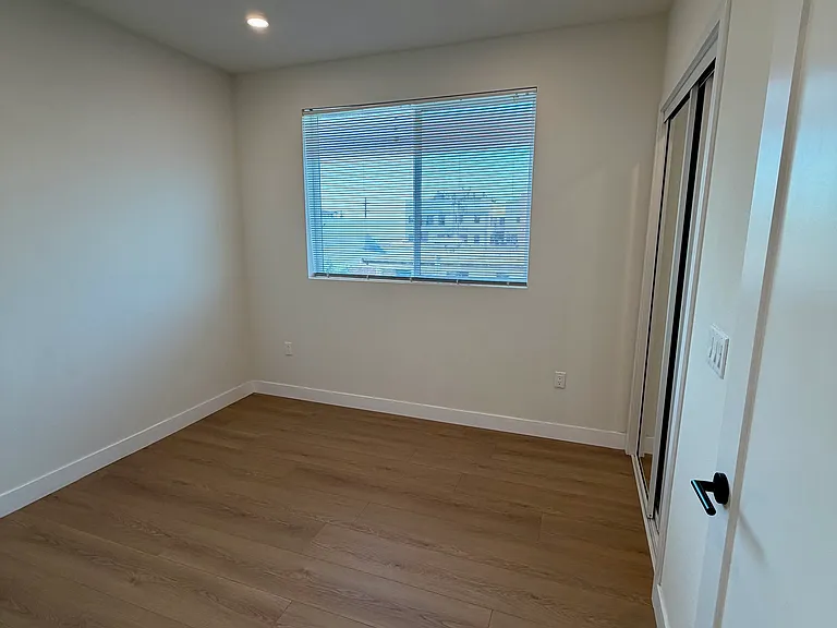 1053 Dewey Ave #2 — Photo 9