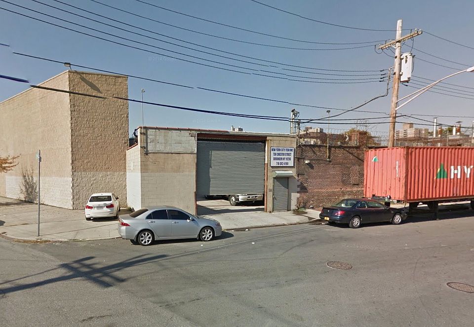 1st image of 723 Bristol St