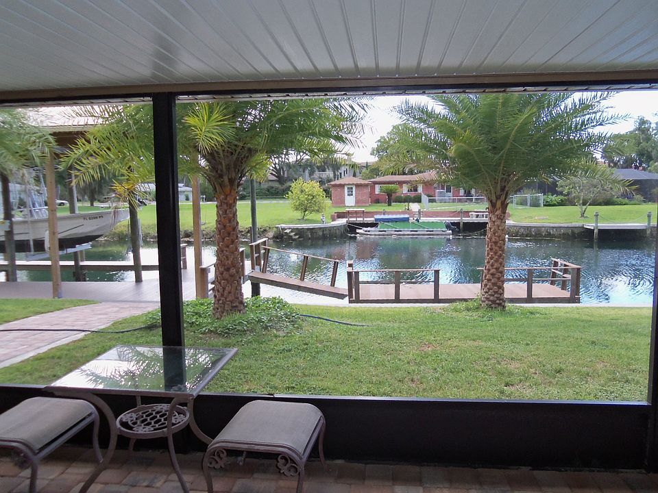 1st image of 722 SE 1st Ct