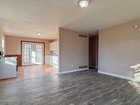 5th image of 1514 W Stewart St