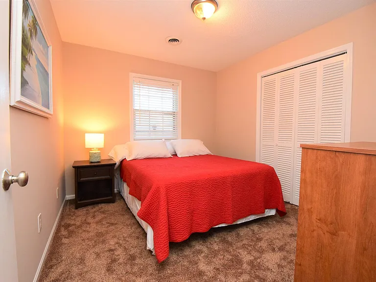 617 Plymouth Dr — Photo 8