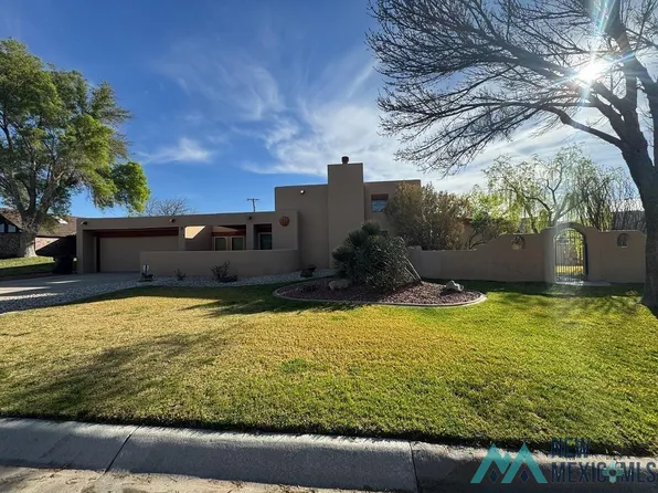 1710 Loretta Ln, Carlsbad, NM 88220
