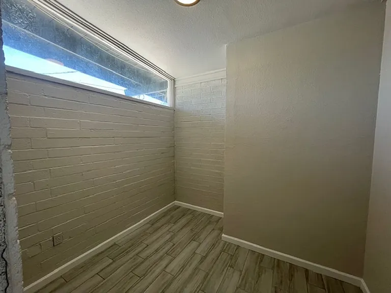 6708 E. Cheery Lynn Rd. — Photo 7