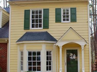 107 Hedgerow Ct, Cary, NC 27513