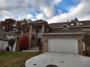 935 Lawnview Ave, Shoreview, MN 55126