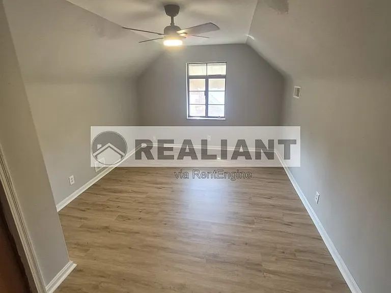 501 Hallam Ave — Photo 13