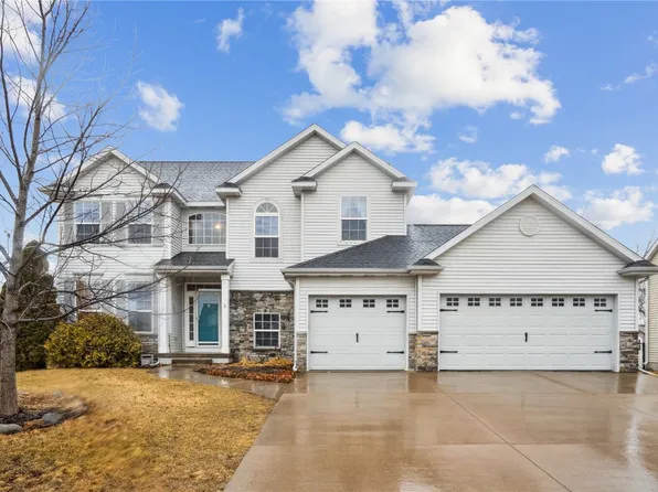 3020 Grey Wolf, Hiawatha, IA 52233