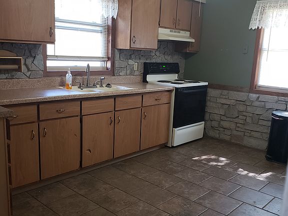 3rd image of 9281 Wagonwheel Dr