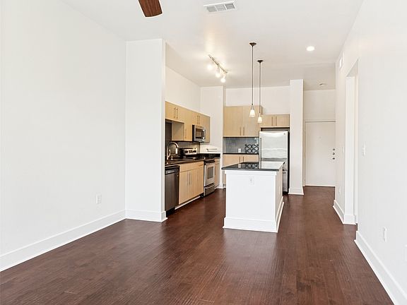 4th image of 4414 Cedar Springs Rd APT 320