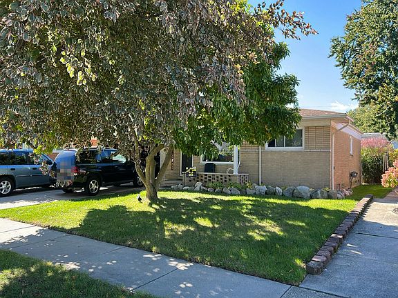 2nd image of 30303 Moulin Ave