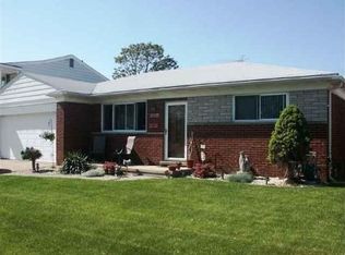2327 Geoffry Dr, Warren, MI