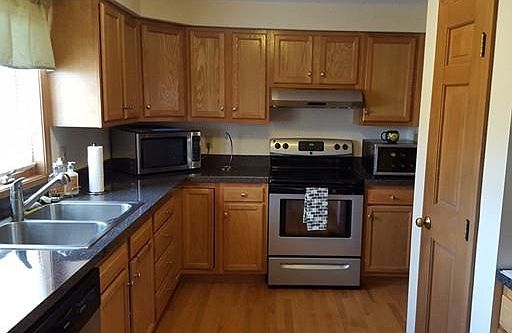 2nd image of 254 Oxford St N APT 103