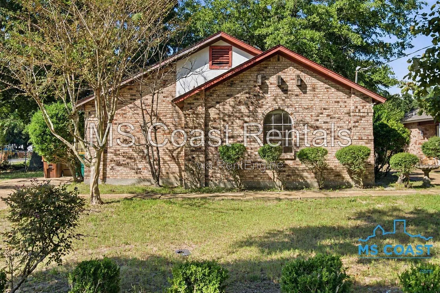 2 bed, 1.0 bath, 1143 sqft, $1,349 — Photo 1