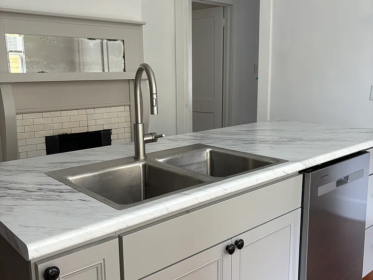 810 Barnard St — Photo 10