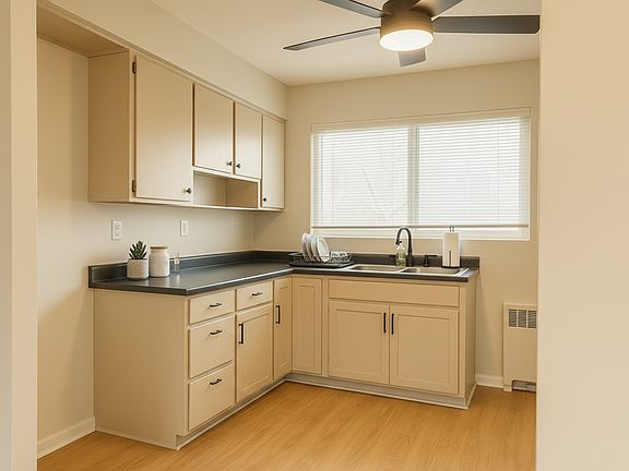5th image of 262 Birmingham St #258-4