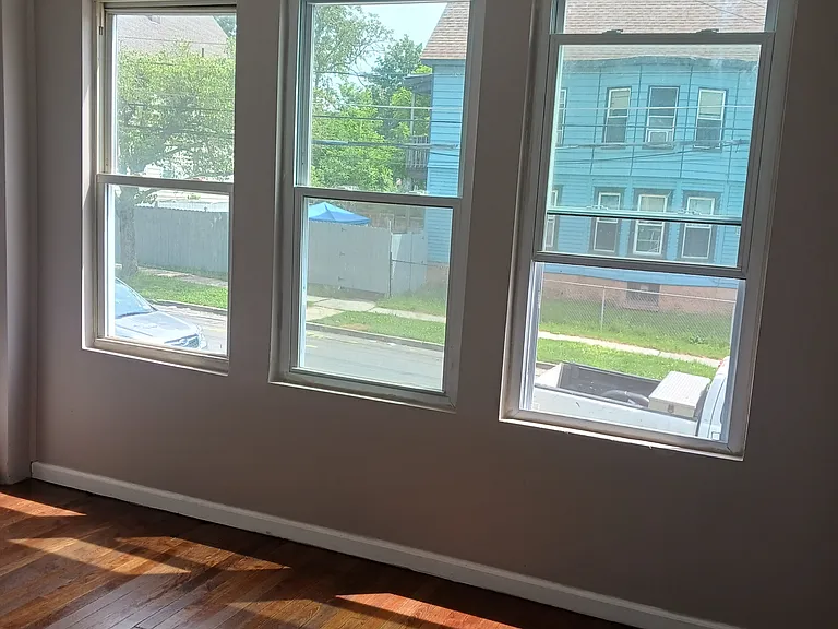 7 Franklin St #1 — Photo 1