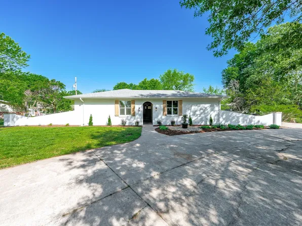 11426 W Valley Hi Dr, Wichita, KS 67209