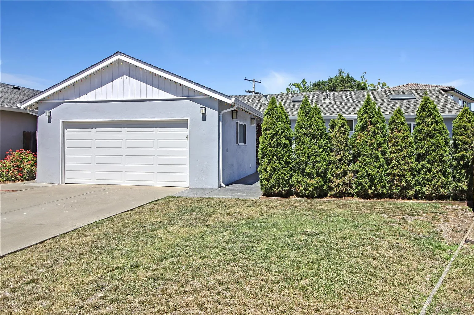 1041 Danbury Dr photo 1