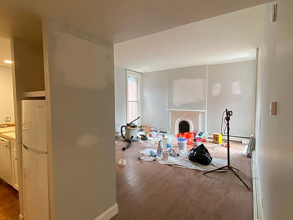 3rd image of 29 N Pearl St APT 3