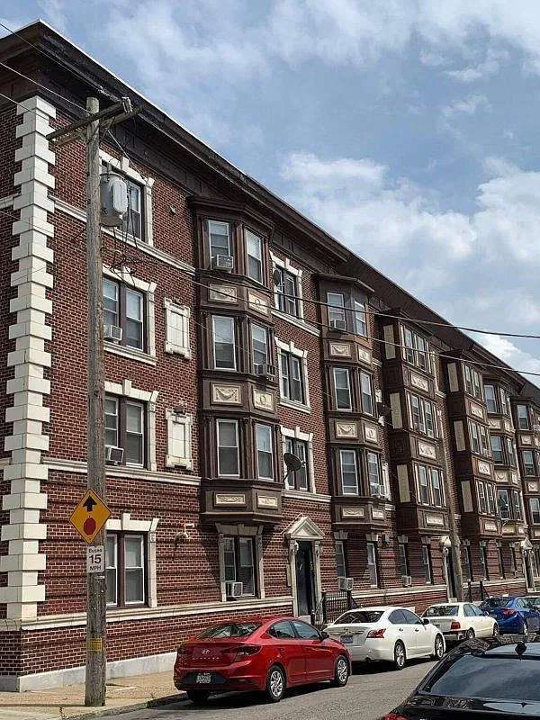 3 bed, 1400 sqft, $1,795 — Photo 3