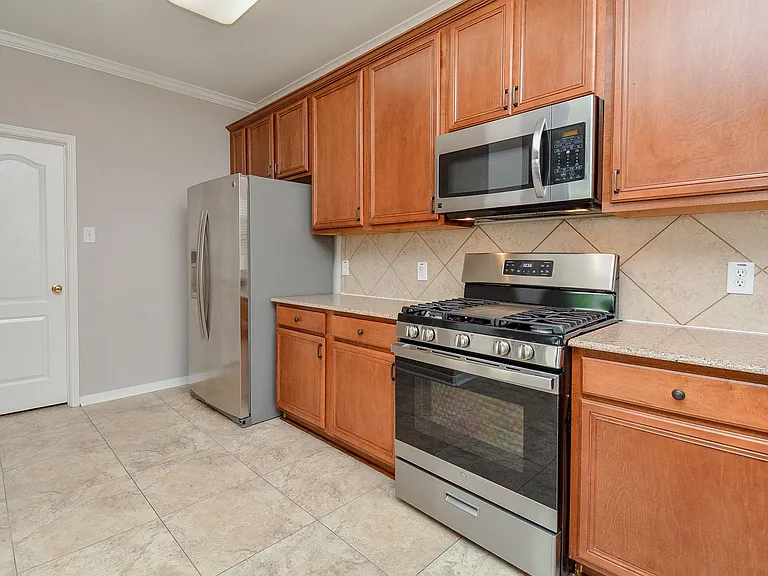 16021 Summerville Lake Dr — Photo 15