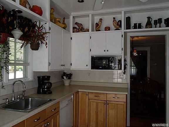 4th image of 1038 Niagara Falls Blvd